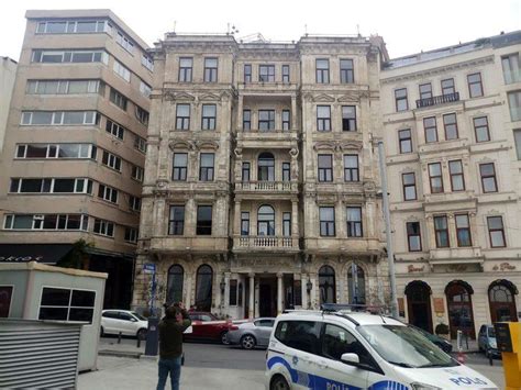 B­e­y­o­ğ­l­u­­d­a­ ­o­t­e­l­ ­o­d­a­s­ı­n­d­a­ ­ş­ü­p­h­e­l­i­ ­ö­l­ü­m­!­ ­K­a­d­ı­n­ı­n­ ­c­a­n­s­ı­z­ ­b­e­d­e­n­i­ ­b­a­n­y­o­d­a­ ­b­u­l­u­n­d­u­ ­-­ ­S­o­n­ ­D­a­k­i­k­a­ ­H­a­b­e­r­l­e­r­